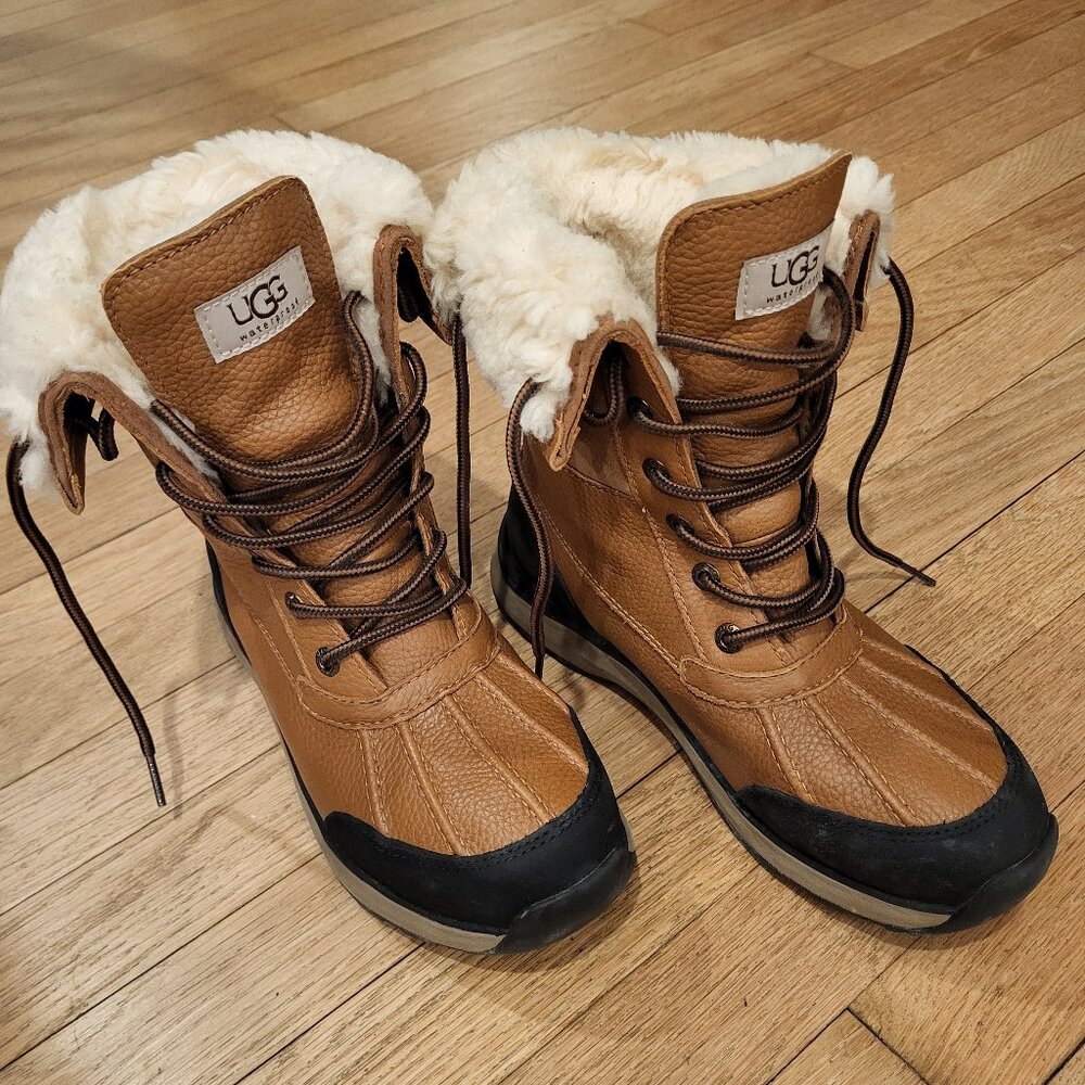 Ugg Adirondack winter boots, barely worn; great condition